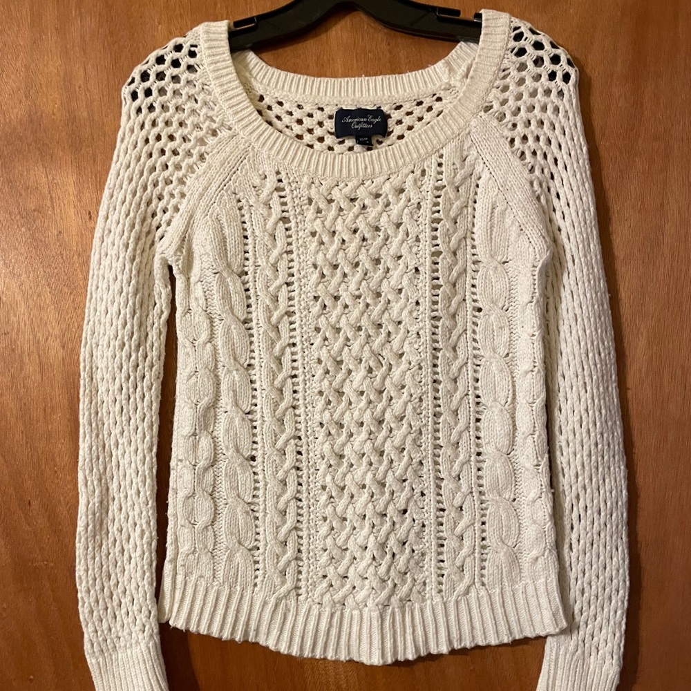 American Eagle Knit sweater - so pretty and feminine (mlb/rp)